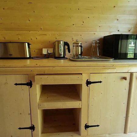 Cabane 2/3 Pers Au Camping Les Patis Nazelles-Negron Exterior foto